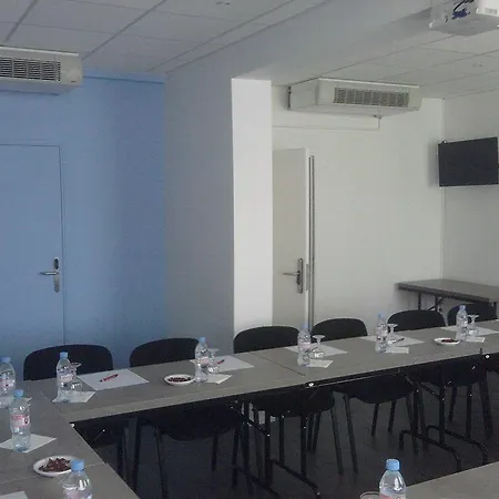 Hotel Abbatiale Et Restaurant Centre 3*